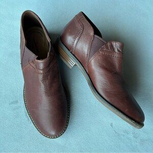 Clarks ~ Camzin Mix Bootie ~ Womens Size 7.5